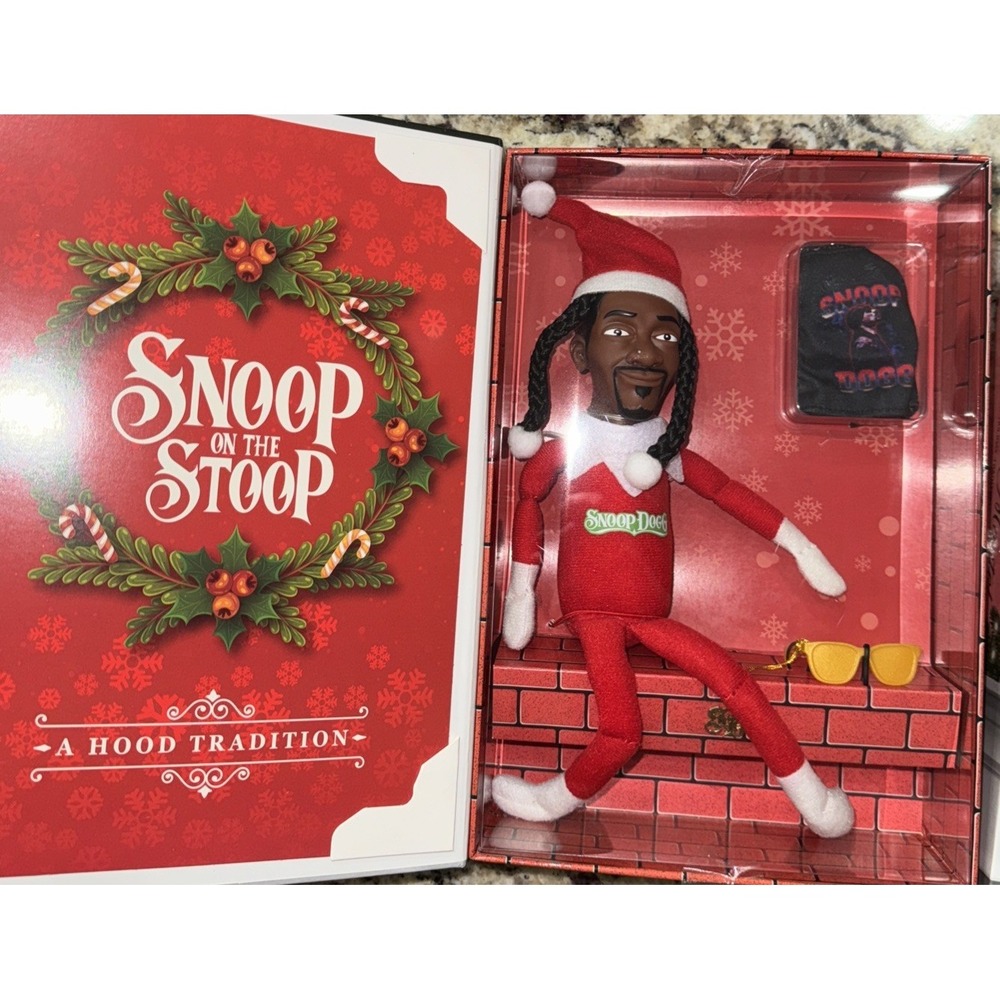 Snoop on the Stoop Elf 2024 Edition And Martha On The Mantel Lot - Picture 2 of 4